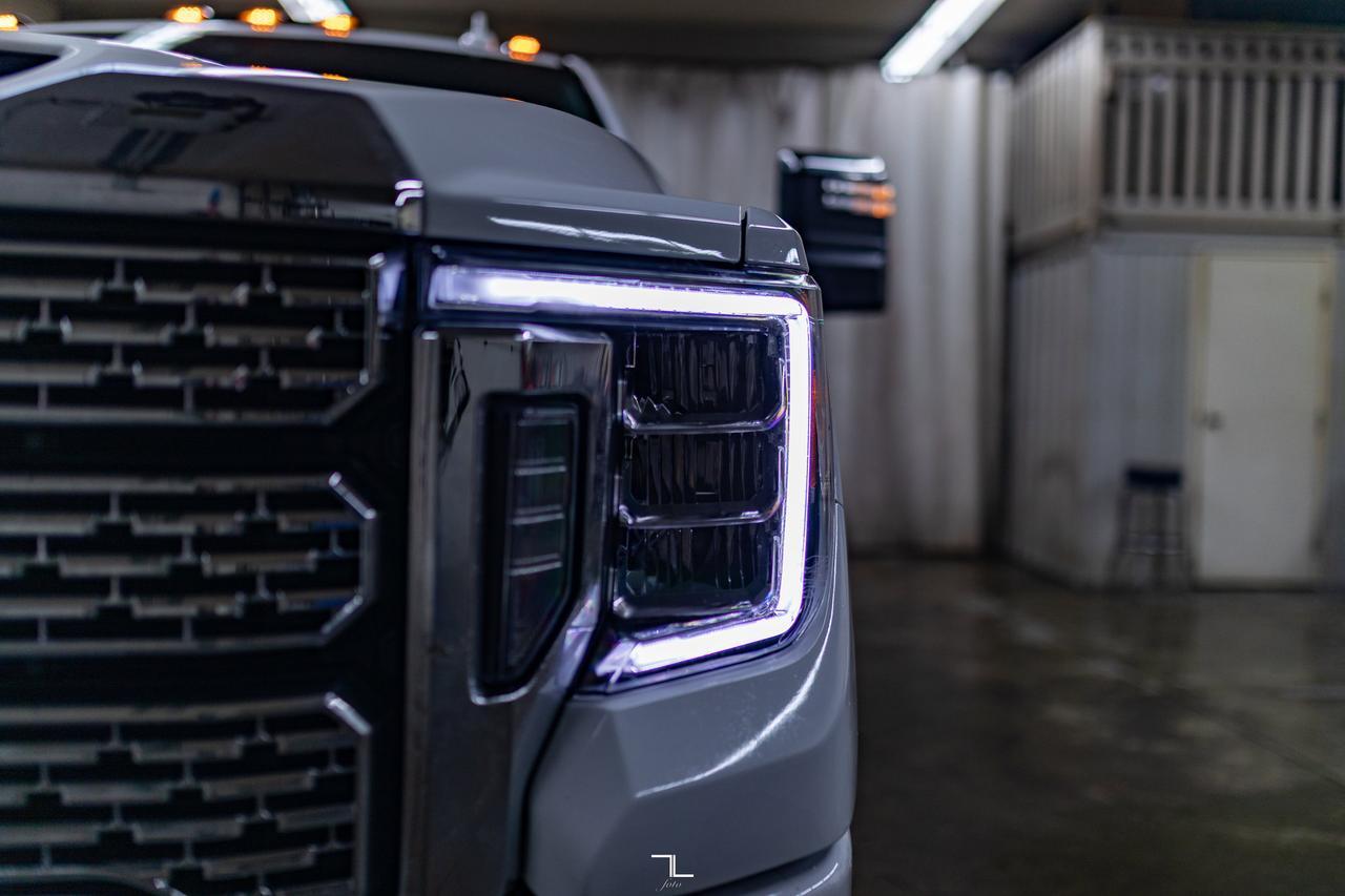 2023 GMC Sierra 2500HD 4x4 Crew Cab Denali Diesel Leather Roof Nav Red Deer AB