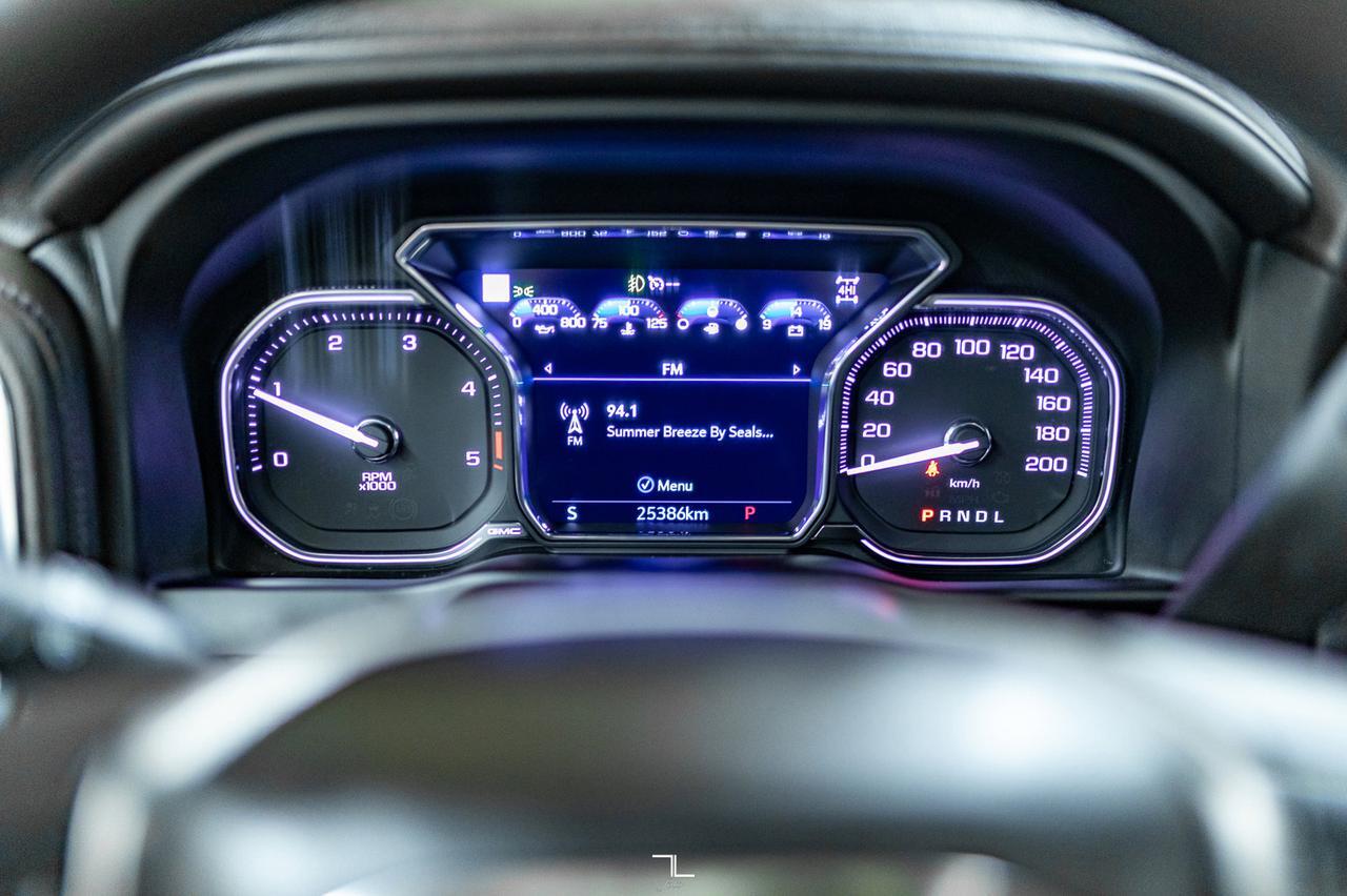 2023 GMC Sierra 2500HD 4x4 Crew Cab Denali Ultimate Diesel Leather Roof Nav Red Deer AB