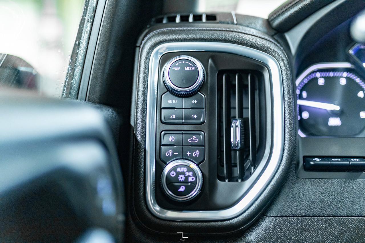 2023 GMC Sierra 2500HD 4x4 Crew Cab Denali Ultimate Diesel Leather Roof Nav Red Deer AB