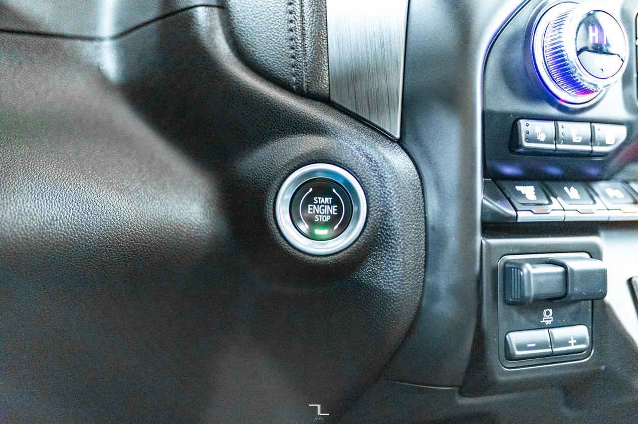 2023 GMC Sierra 2500HD 4x4 Crew Cab Denali Ultimate Diesel Leather Roof Nav Red Deer AB