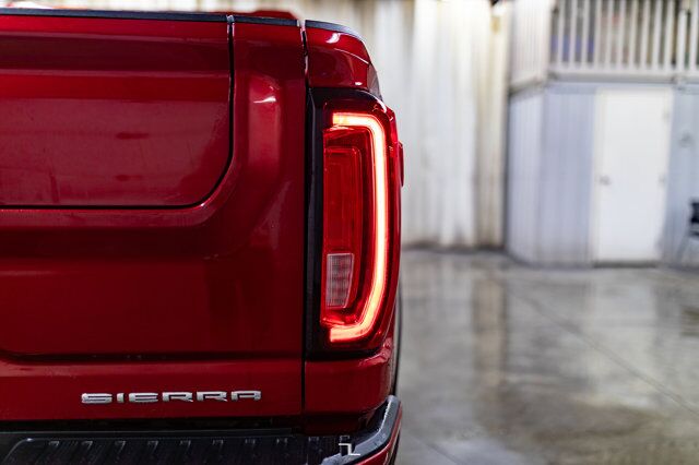 2023 GMC Sierra 2500HD 4x4 Crew Cab Denali Ultimate Diesel Leather Roof Nav Red Deer AB