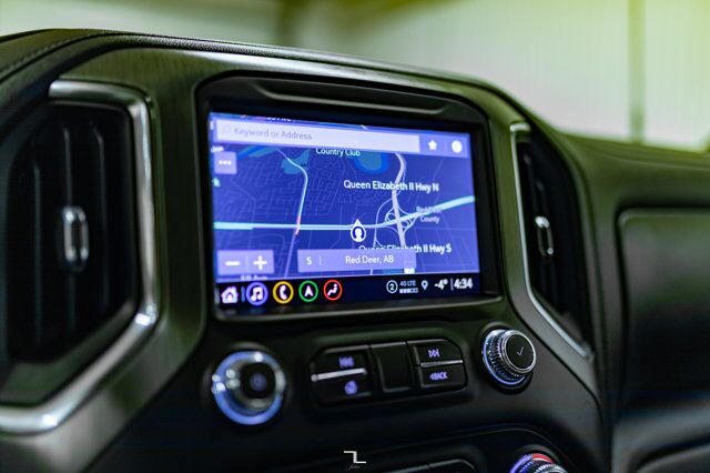 2023 GMC Sierra 2500HD 4x4 Crew Cab Denali Ultimate Diesel Leather Roof Nav Red Deer AB