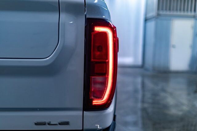 2023 GMC Sierra 2500HD 4x4 Crew Cab SLE PSeat Red Deer AB