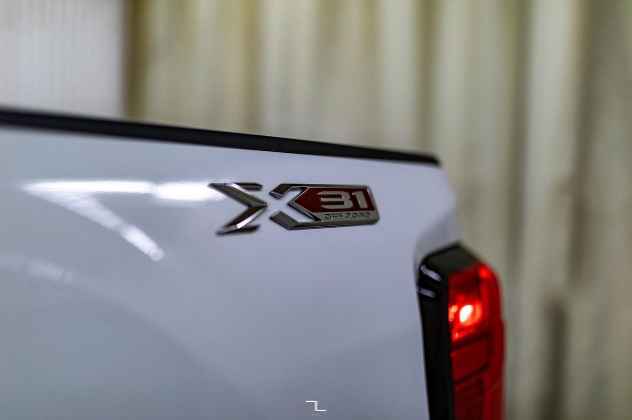 2023 GMC Sierra 2500HD 4x4 Crew Cab SLE X31 Diesel BCam Red Deer AB