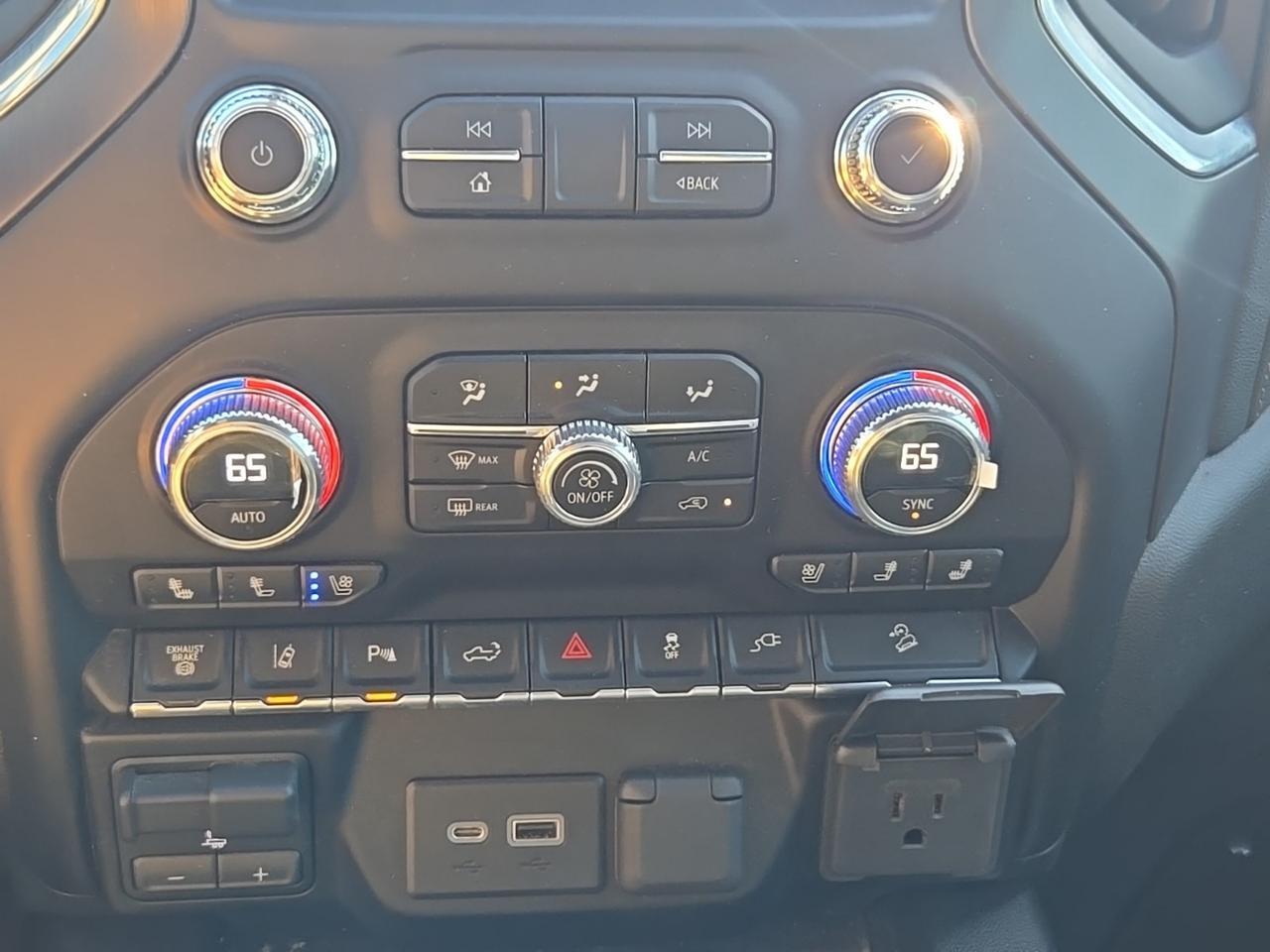 2023 GMC Sierra 2500HD AT4 Fredericksburg VA