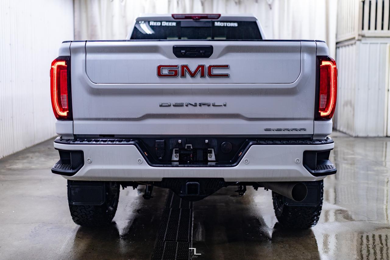 2023 GMC Sierra 3500HD 4x4 Crew Cab Denali Diesel Leather Roof Nav 6" Lift Red Deer AB