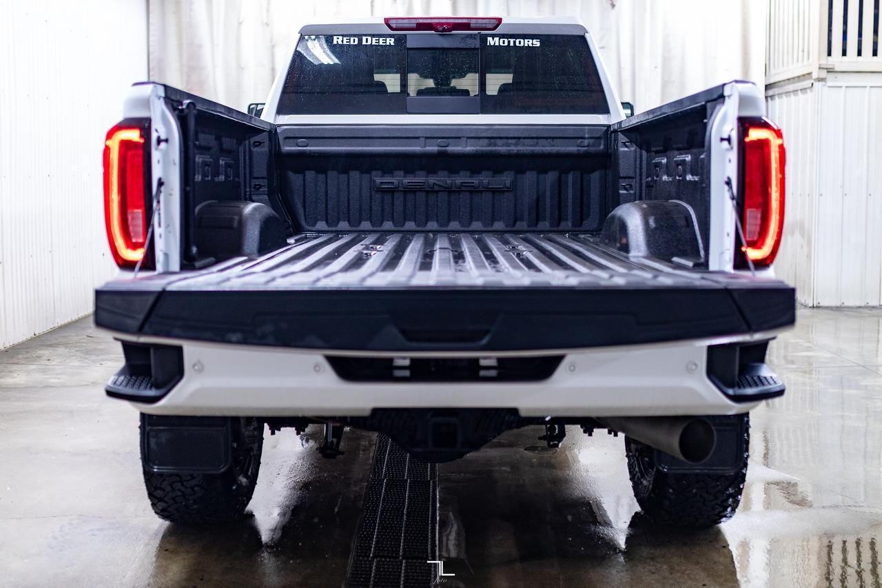 2023 GMC Sierra 3500HD 4x4 Crew Cab Denali Diesel Leather Roof Nav 6" Lift Red Deer AB