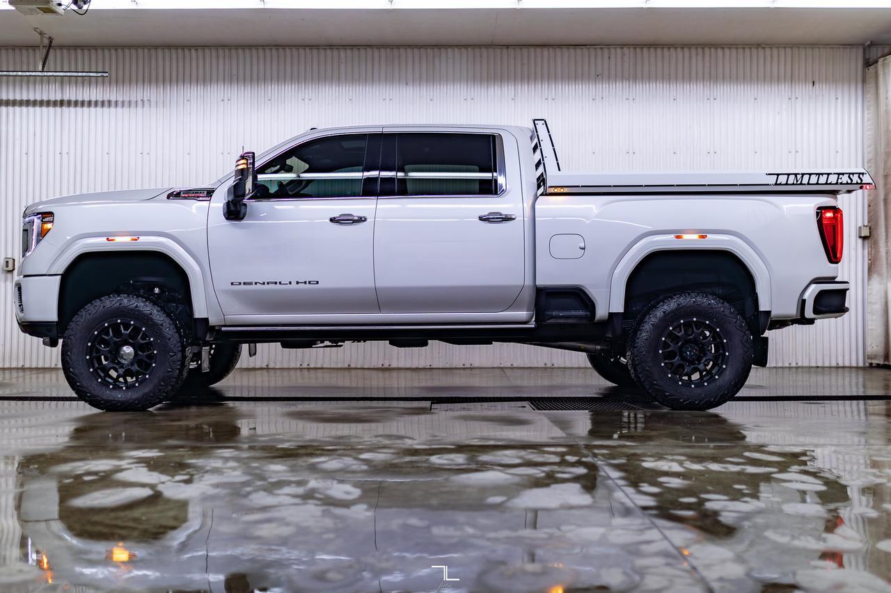 2023 GMC Sierra 3500HD 4x4 Crew Cab Denali Diesel Leather Roof Nav 6" Lift Red Deer AB