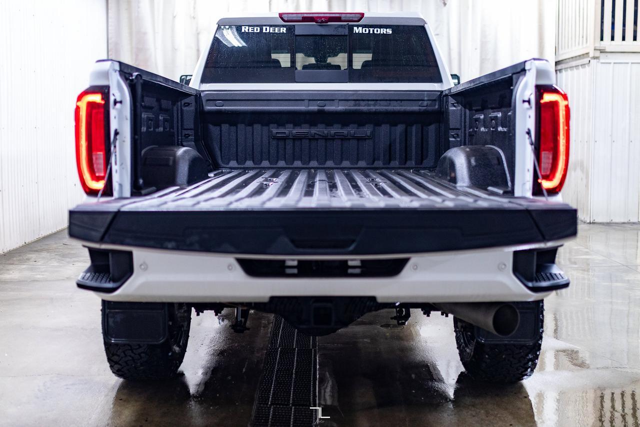 2023 GMC Sierra 3500HD 4x4 Crew Cab Denali Diesel Leather Roof Nav 6" Lift Red Deer AB