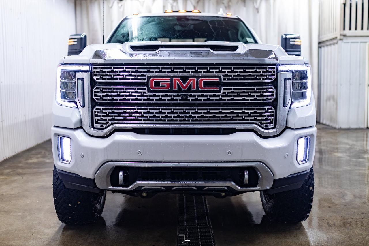 2023 GMC Sierra 3500HD 4x4 Crew Cab Denali Diesel Leather Roof Nav 6" Lift Red Deer AB