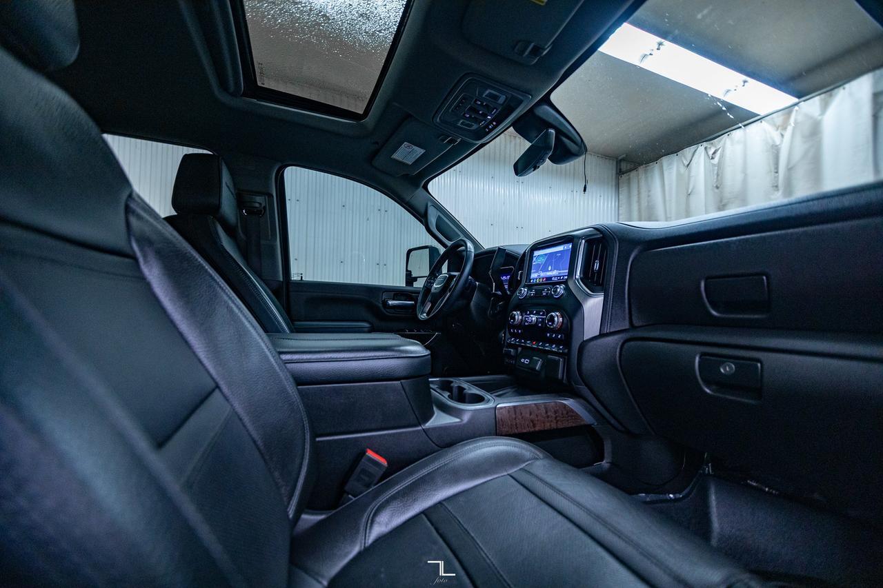 2023 GMC Sierra 3500HD 4x4 Crew Cab Denali Diesel Leather Roof Nav 6" Lift Red Deer AB