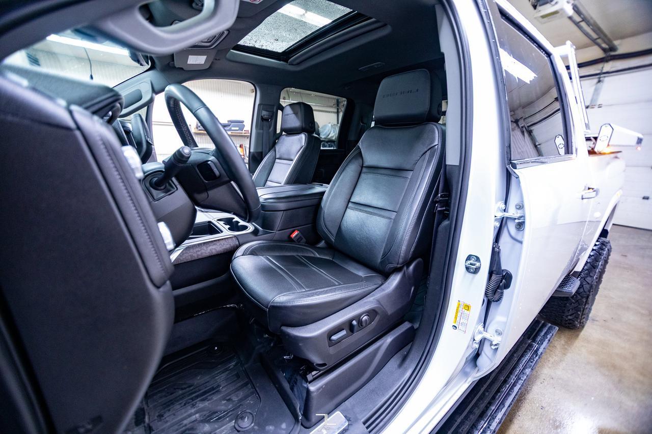 2023 GMC Sierra 3500HD 4x4 Crew Cab Denali Diesel Leather Roof Nav 6" Lift Red Deer AB