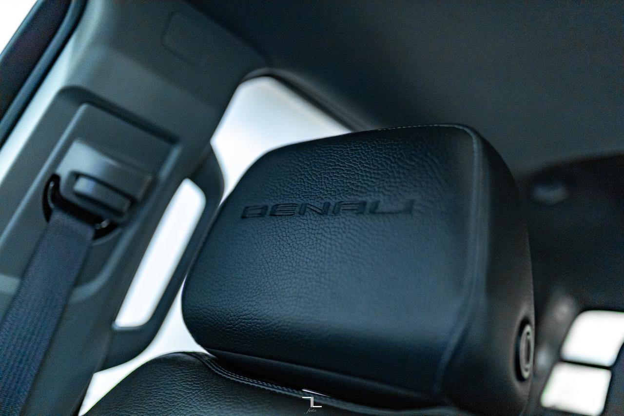 2023 GMC Sierra 3500HD 4x4 Crew Cab Denali Diesel Leather Roof Nav 6" Lift Red Deer AB