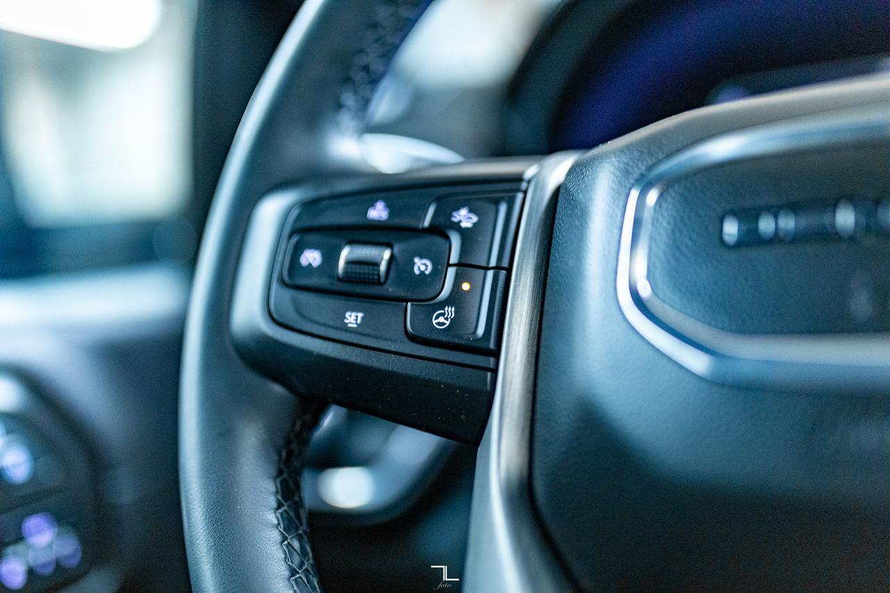 2023 GMC Sierra 3500HD 4x4 Crew Cab Denali Diesel Leather Roof Nav 6" Lift Red Deer AB