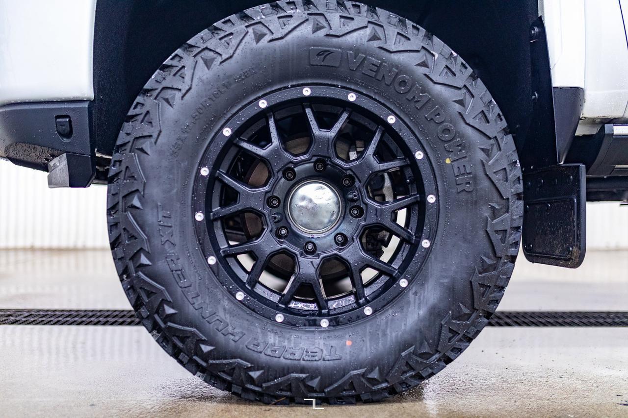 2023 GMC Sierra 3500HD 4x4 Crew Cab Denali Diesel Leather Roof Nav 6" Lift Red Deer AB