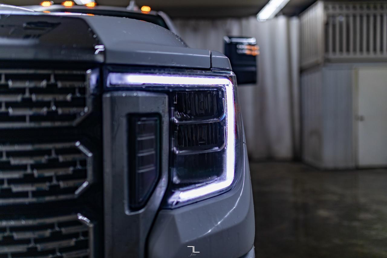 2023 GMC Sierra 3500HD 4x4 Crew Cab Denali Diesel Leather Roof Nav 6" Lift Red Deer AB