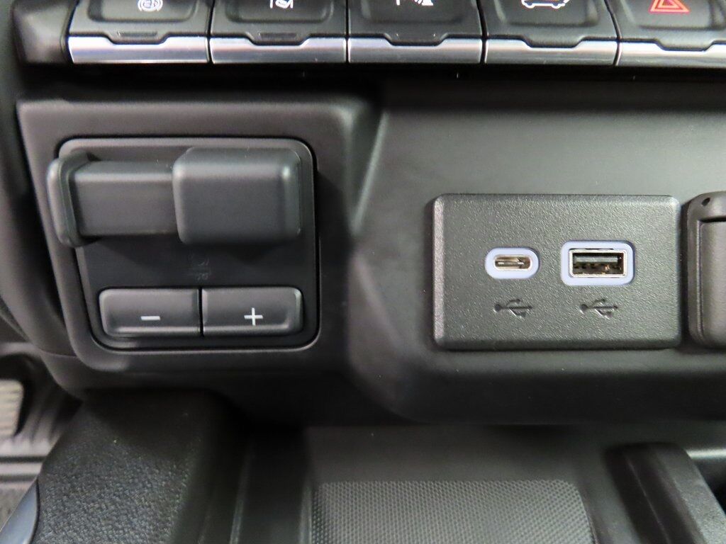 2023 GMC Sierra 3500HD 4x4 Crew Cab Denali SRW Fond du Lac WI