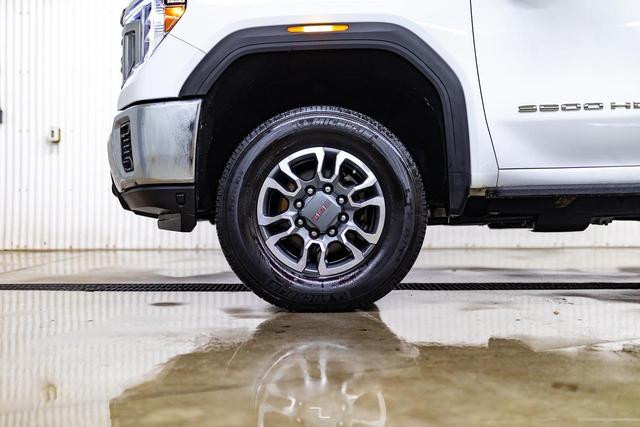 2023 GMC Sierra 3500HD 4x4 Crew Cab SLE Diesel BCam Red Deer AB