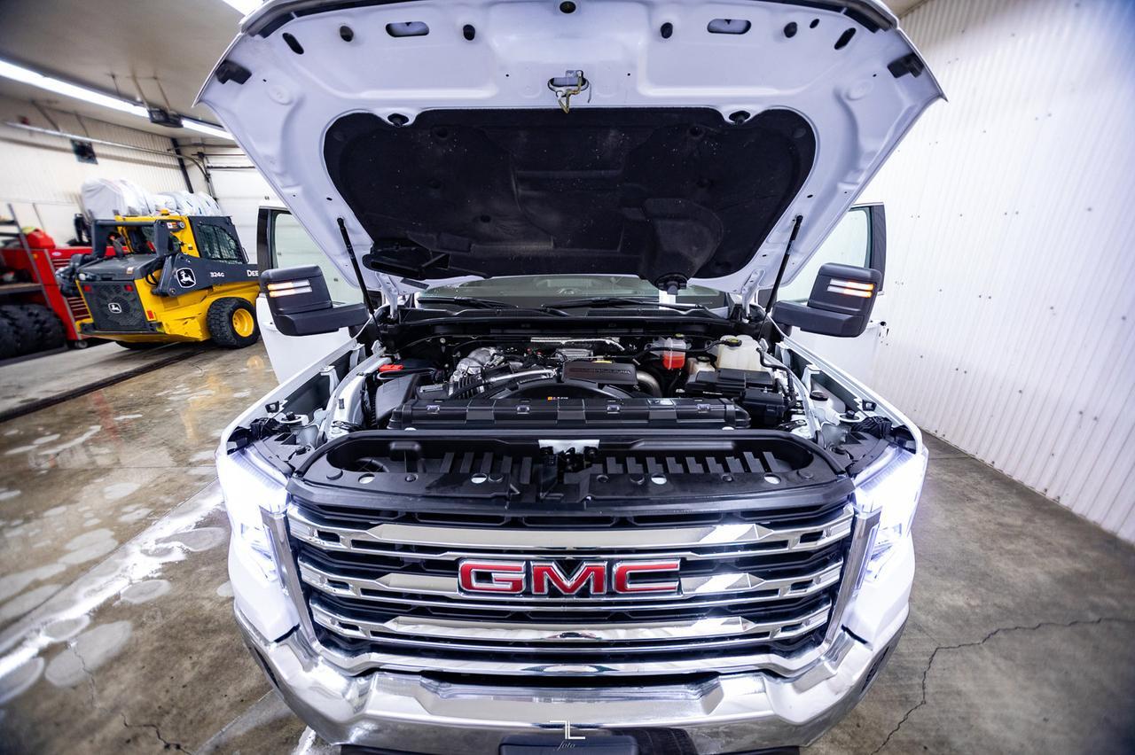 2023 GMC Sierra 3500HD 4x4 Crew Cab SLE Diesel BCam Red Deer AB