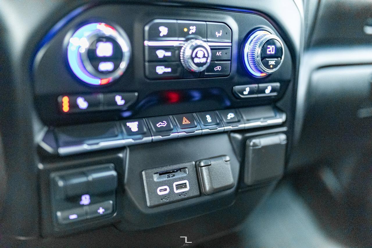 2023 GMC Sierra 3500HD 4x4 Crew Cab SLE Kodiak Diesel PSeat BCam Red Deer AB