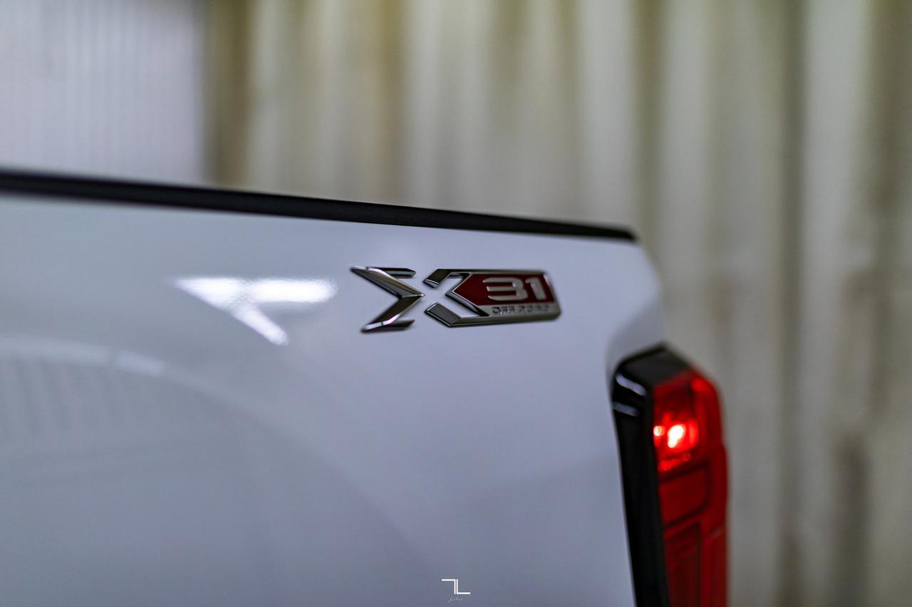 2023 GMC Sierra 3500HD 4x4 Crew Cab SLE X31 Diesel BCam Red Deer AB