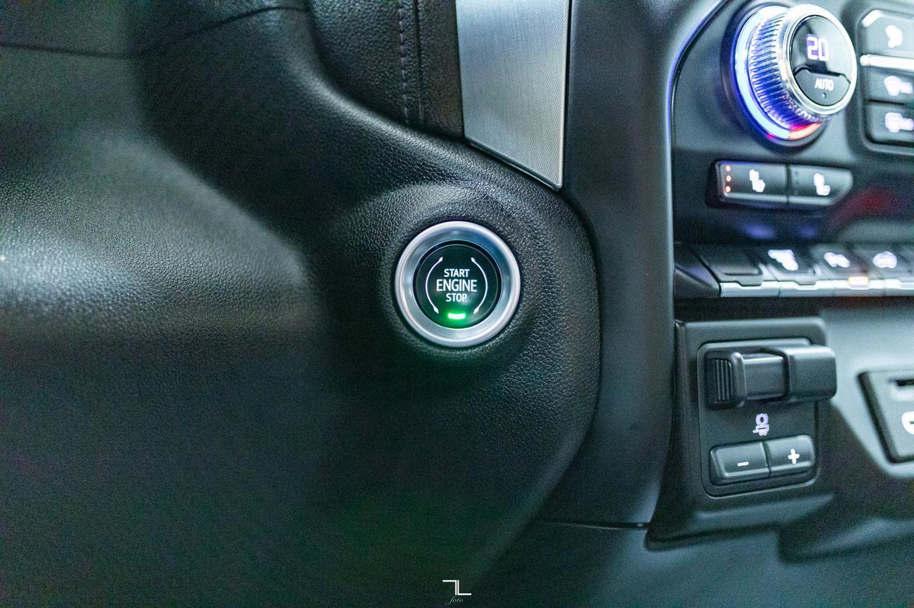 2023 GMC Sierra 3500HD 4x4 Crew Cab SLE X31 Diesel BCam Red Deer AB