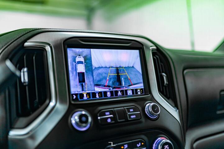 2023 GMC Sierra 3500HD 4x4 Crew Cab SLT Longbox Diesel Leather Nav BCam Red Deer AB 2023 GMC Sierra 3500HD 4x4 Crew Cab SLT Longbox Diesel Leather Nav BCam Red Deer AB