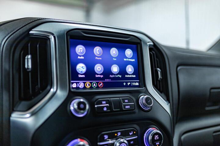 2023 GMC Sierra 3500HD 4x4 Crew Cab SLT Longbox Diesel Leather Nav BCam Red Deer AB 2023 GMC Sierra 3500HD 4x4 Crew Cab SLT Longbox Diesel Leather Nav BCam Red Deer AB