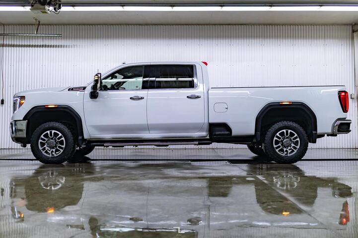2023 GMC Sierra 3500HD 4x4 Crew Cab SLT Longbox Diesel Leather Nav BCam Red Deer AB 2023 GMC Sierra 3500HD 4x4 Crew Cab SLT Longbox Diesel Leather Nav BCam Red Deer AB