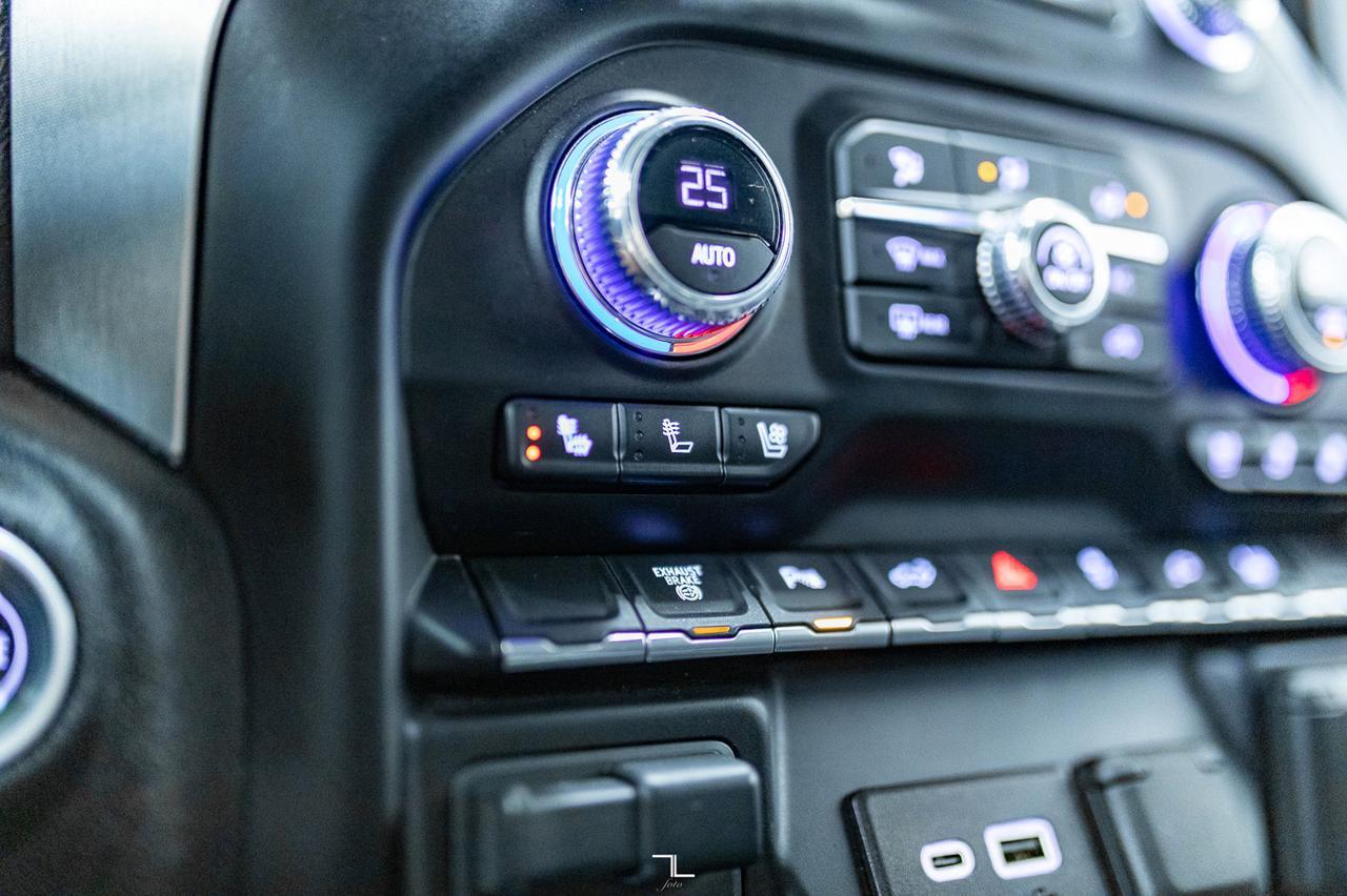 2023 GMC Sierra 3500HD 4x4 Crew Cab SLT Longbox Diesel Leather Nav BCam Red Deer AB