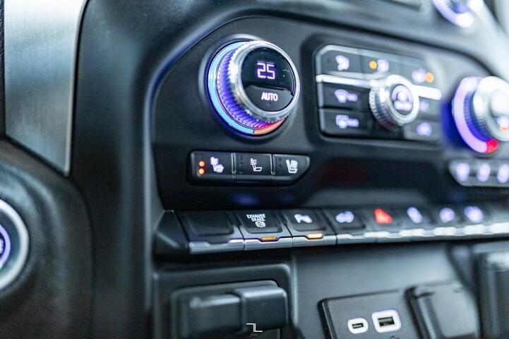 2023 GMC Sierra 3500HD 4x4 Crew Cab SLT Longbox Diesel Leather Nav BCam Red Deer AB 2023 GMC Sierra 3500HD 4x4 Crew Cab SLT Longbox Diesel Leather Nav BCam Red Deer AB