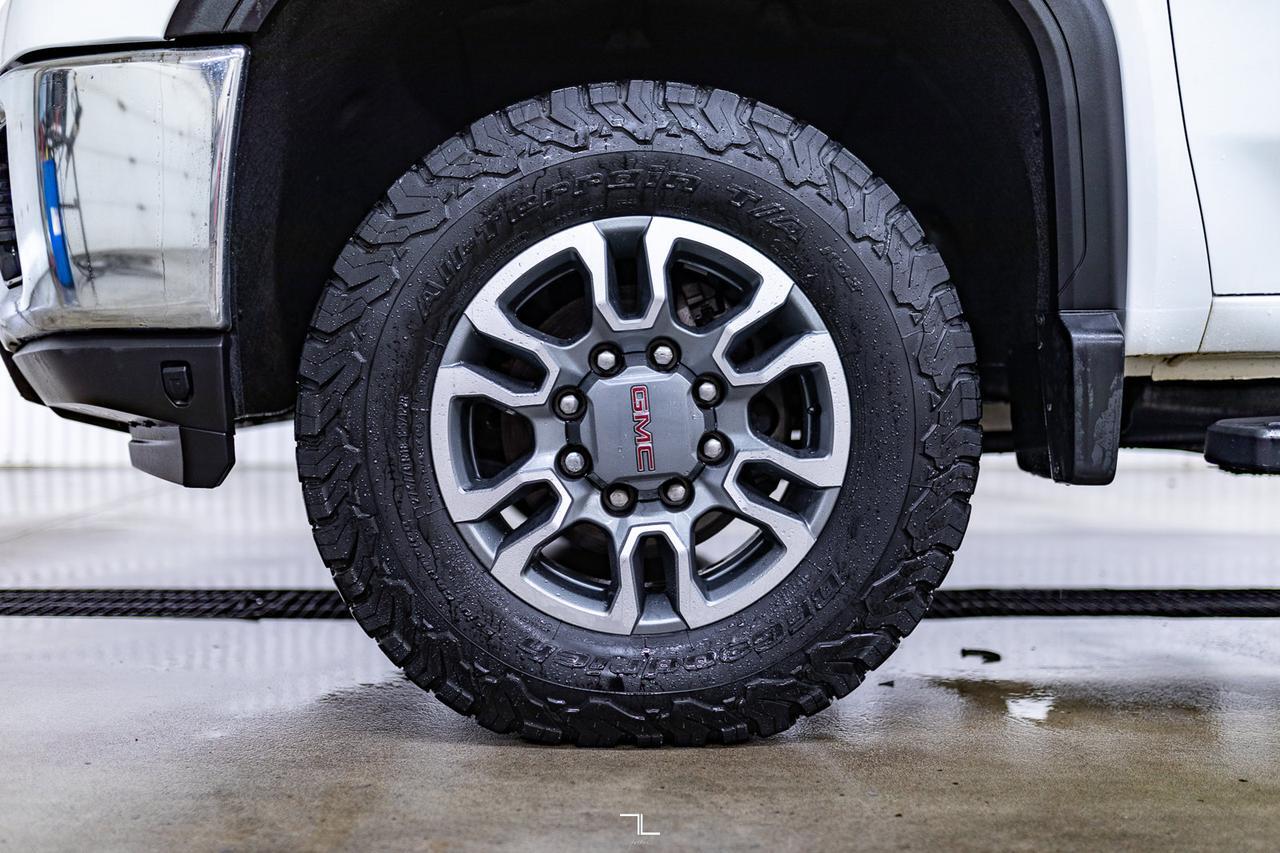 2023 GMC Sierra 3500HD 4x4 Crew Cab SLT Longbox Diesel Leather Nav BCam Red Deer AB