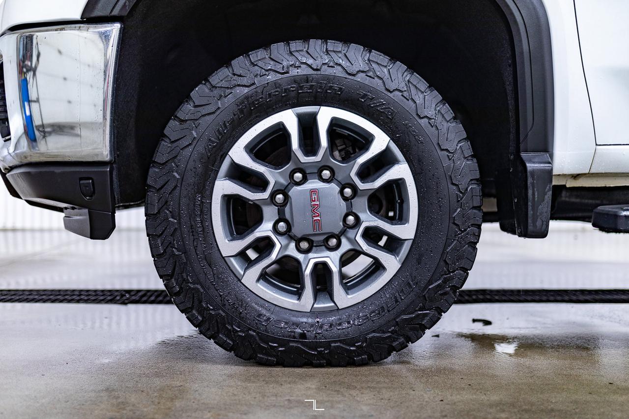 2023 GMC Sierra 3500HD 4x4 Crew Cab SLT Longbox Diesel Leather Nav BCam Red Deer AB