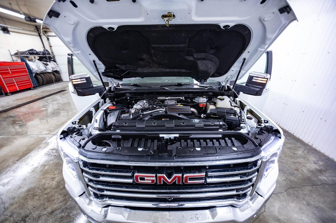 2023 GMC Sierra 3500HD 4x4 Crew Cab SLT Longbox Diesel Leather Nav BCam Red Deer AB