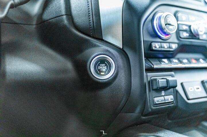 2023 GMC Sierra 3500HD 4x4 Crew Cab SLT Longbox Diesel Leather Nav BCam Red Deer AB 2023 GMC Sierra 3500HD 4x4 Crew Cab SLT Longbox Diesel Leather Nav BCam Red Deer AB