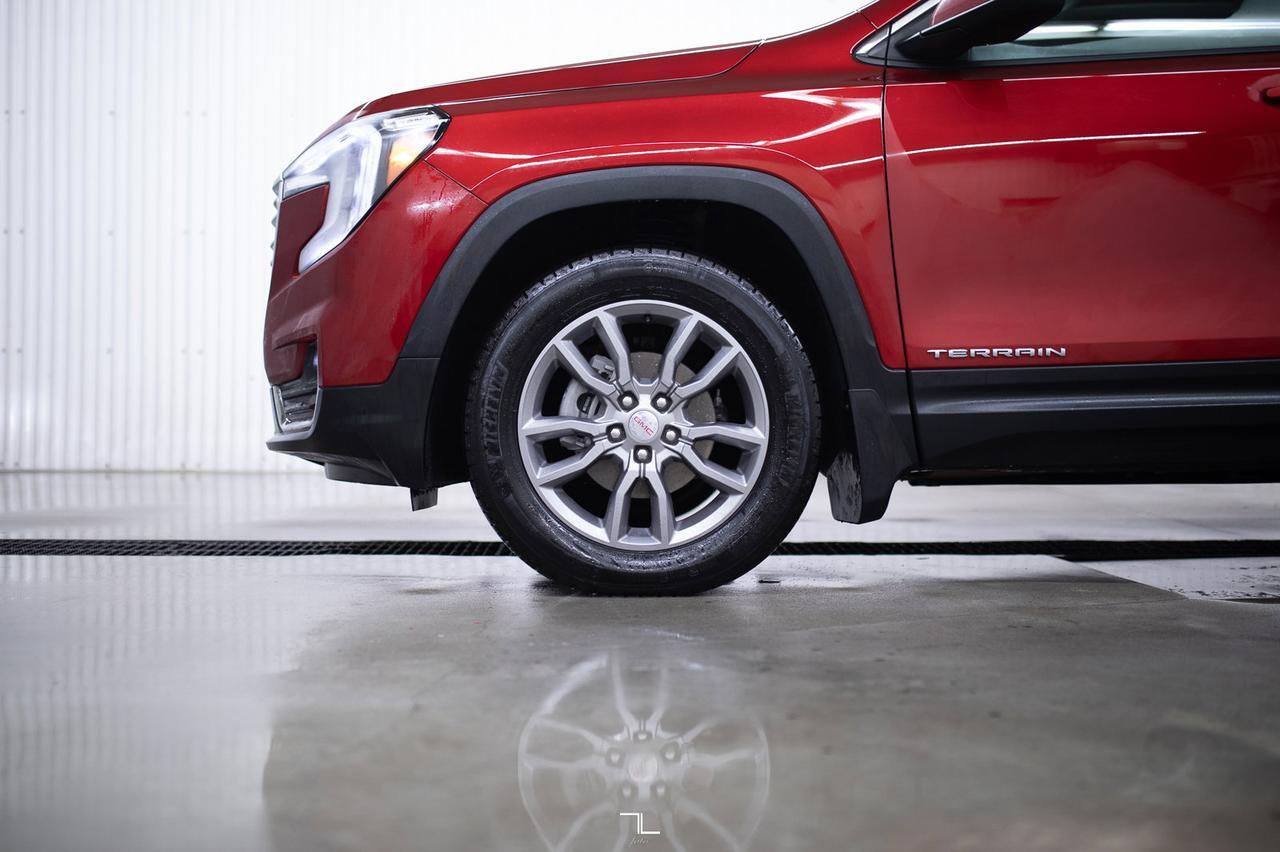 2023 GMC Terrain AWD SLT Leather Roof Nav BCam Red Deer AB