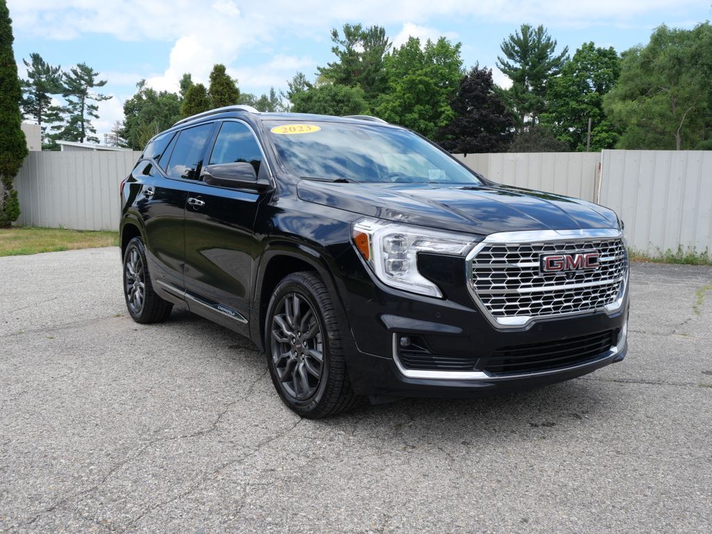 2023 GMC Terrain Denali Mt Pleasant MI