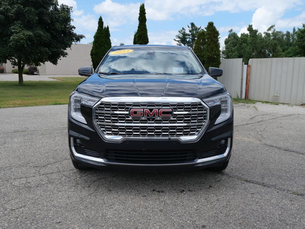 2023 GMC Terrain Denali Mt Pleasant MI
