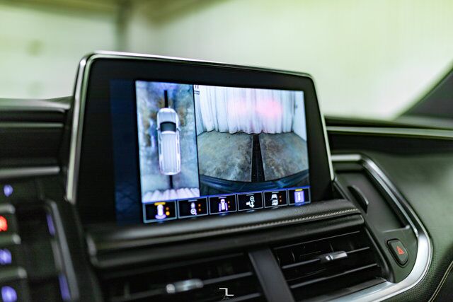 2023 GMC Yukon AWD AT4 Leather Roof Nav BCam Red Deer AB