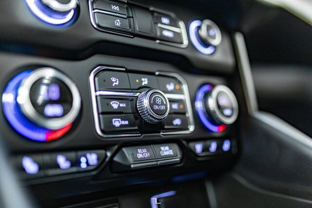 2023 GMC Yukon AWD AT4 Leather Roof Nav BCam Red Deer AB