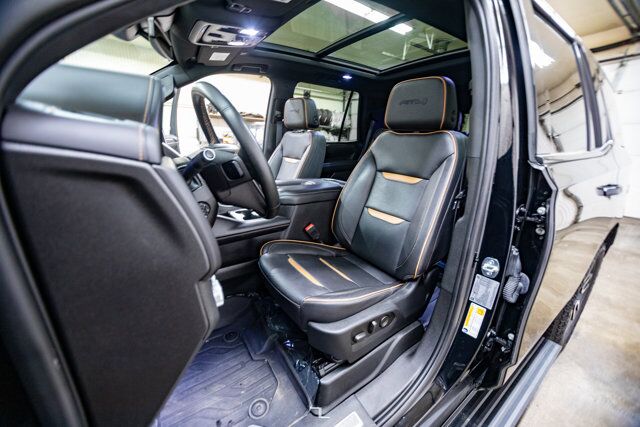 2023 GMC Yukon AWD AT4 Leather Roof Nav BCam Red Deer AB