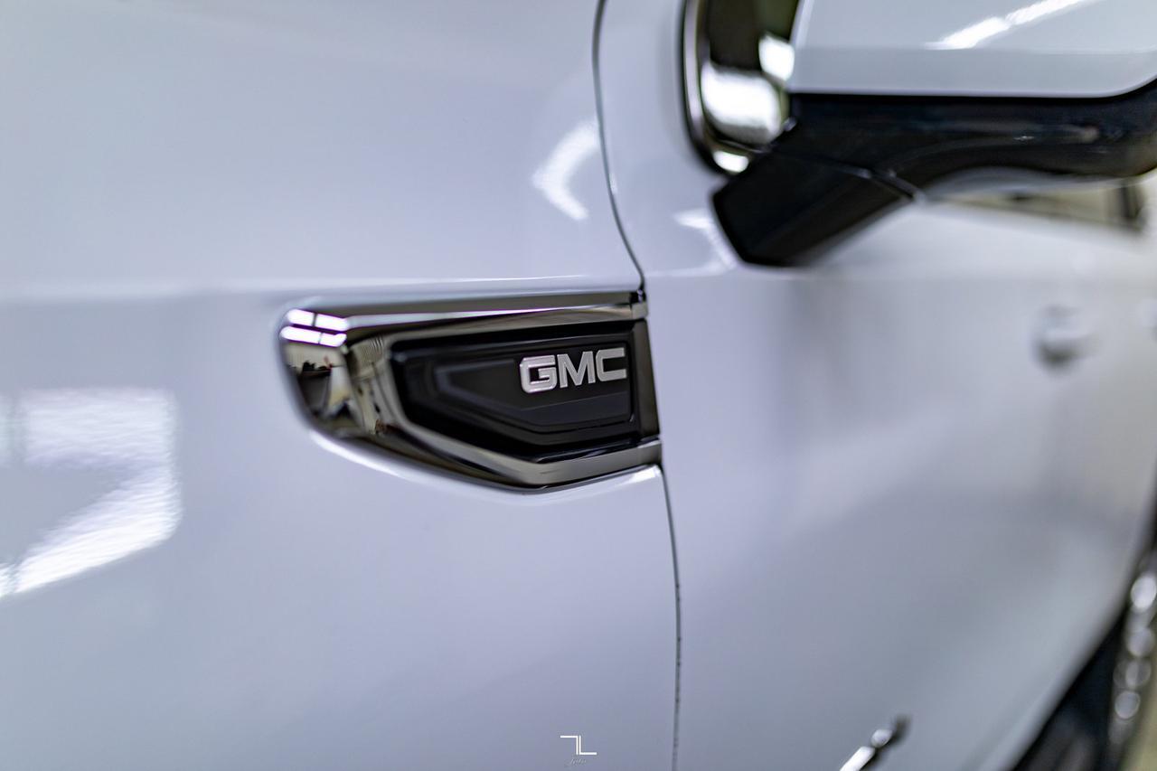 2023 GMC Yukon AWD SLE BCam 3rd Row Red Deer AB