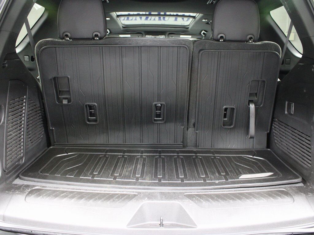 2023 GMC Yukon SLT 4WD 7 Passenger Fond du Lac WI