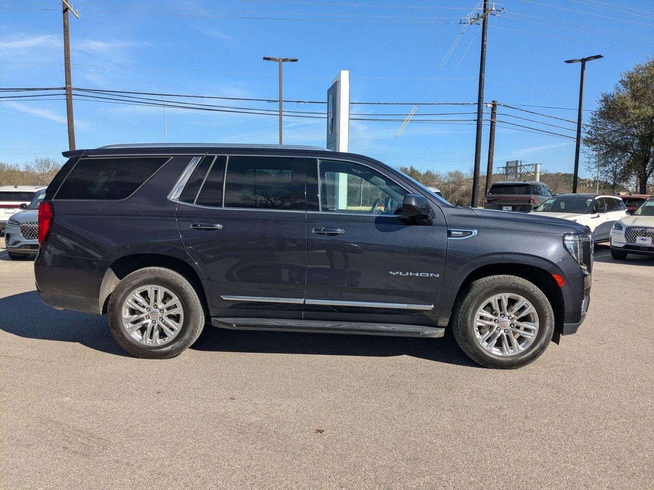 2023 GMC Yukon SLT
