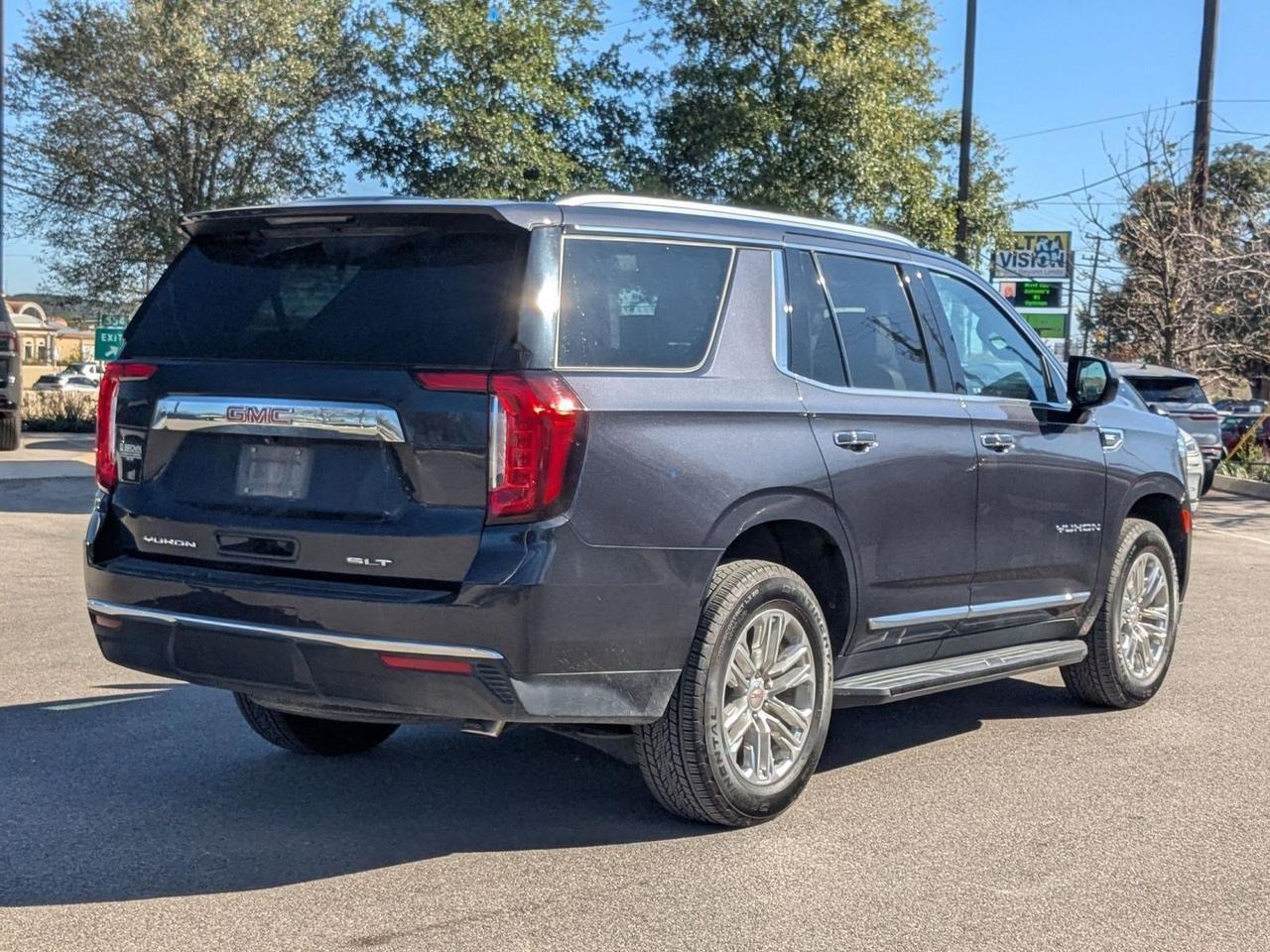 2023 GMC Yukon SLT
