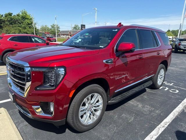 2023 GMC Yukon SLT