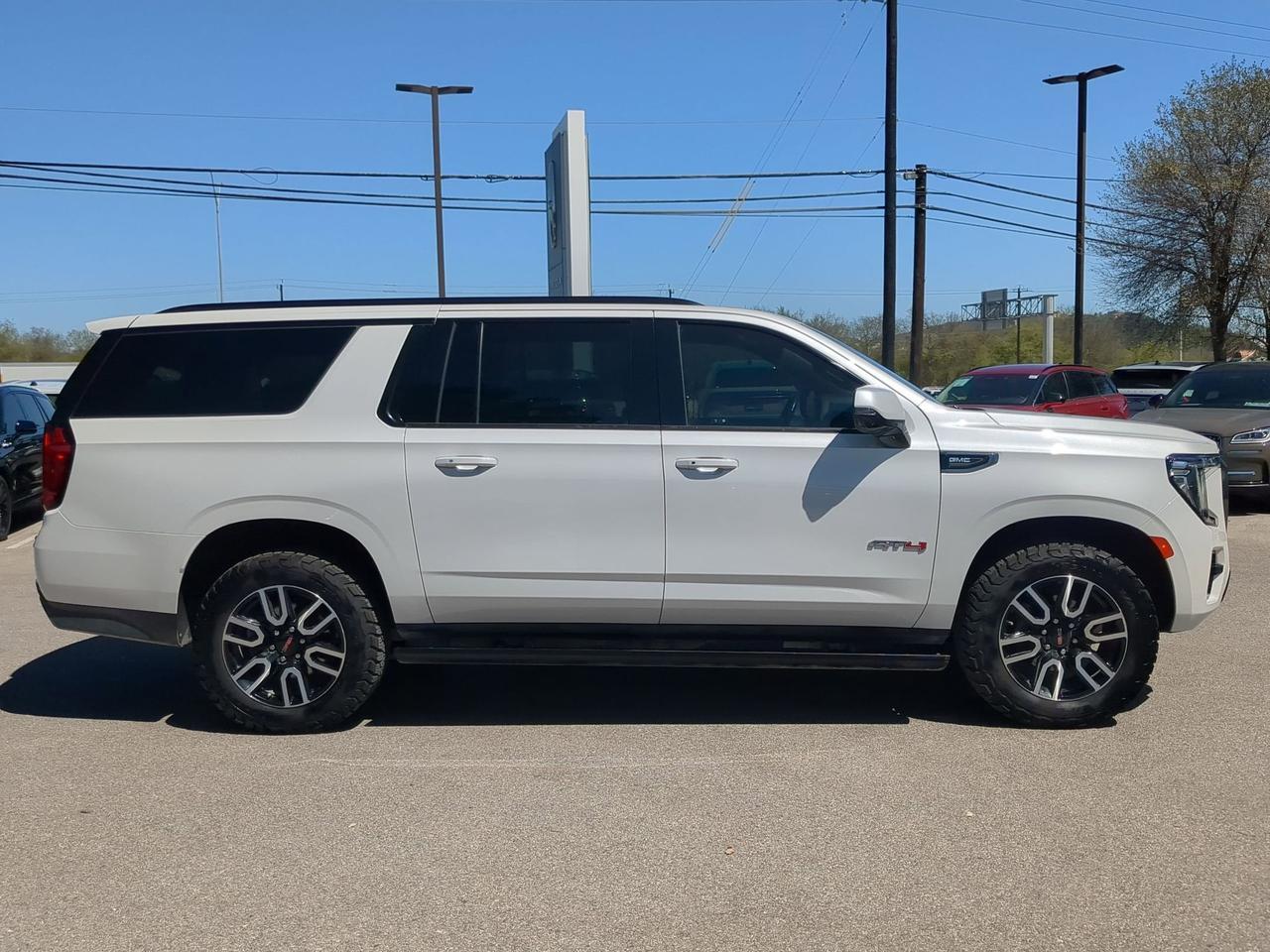 2023 GMC Yukon XL AT4