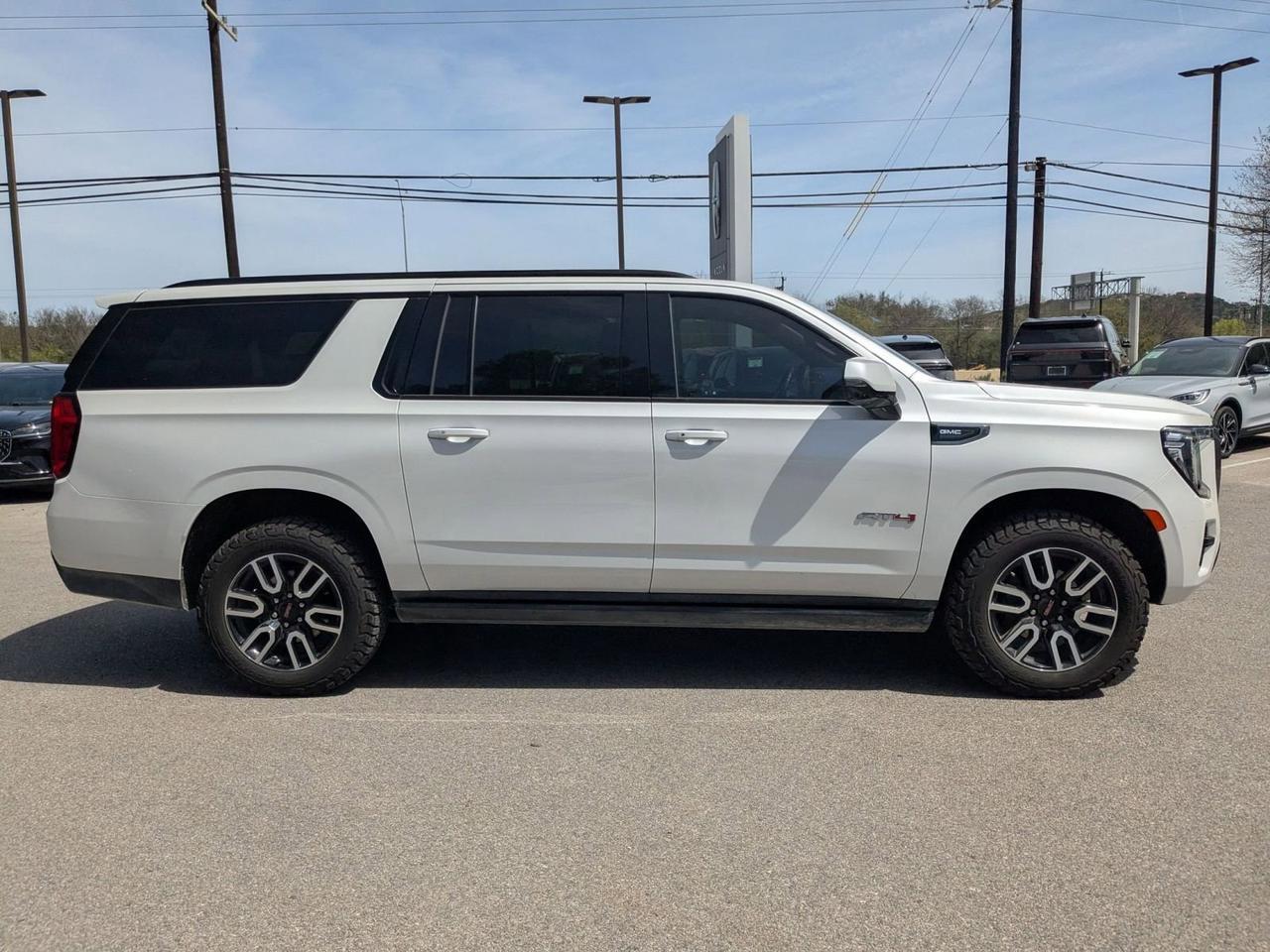 2023 GMC Yukon XL AT4