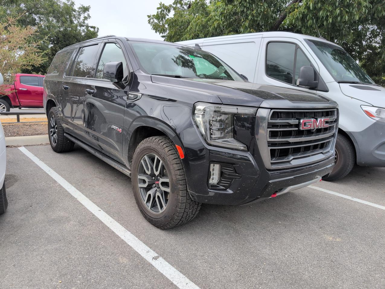2023 GMC Yukon XL AT4