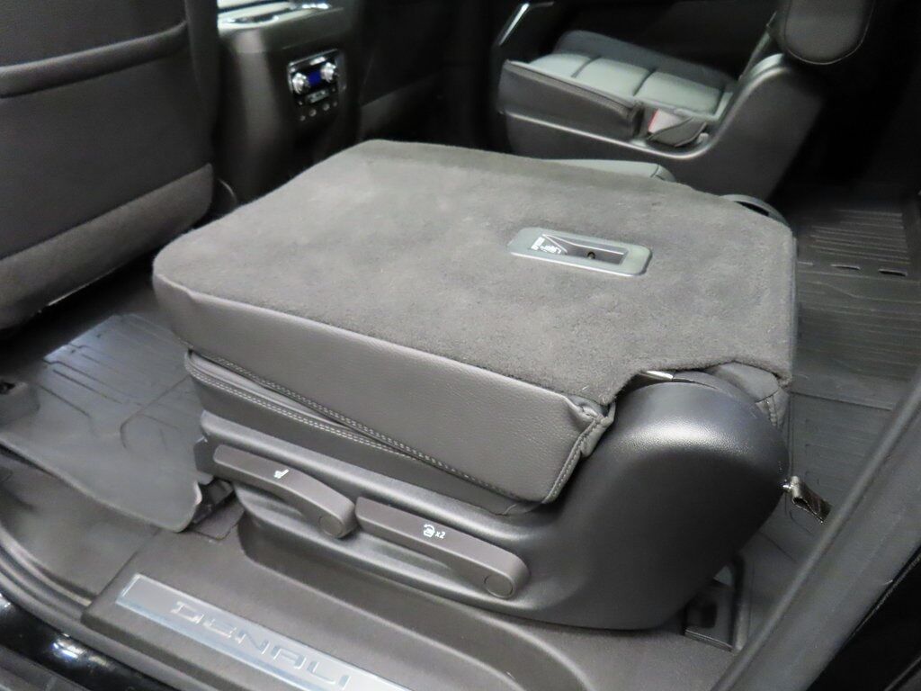 2023 GMC Yukon XL Denali 4WD 7 Passenger Fond du Lac WI
